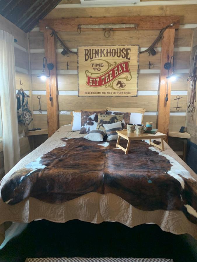 Fox Pass Cabins Bed and Breakfast Hot Springs Exterior foto