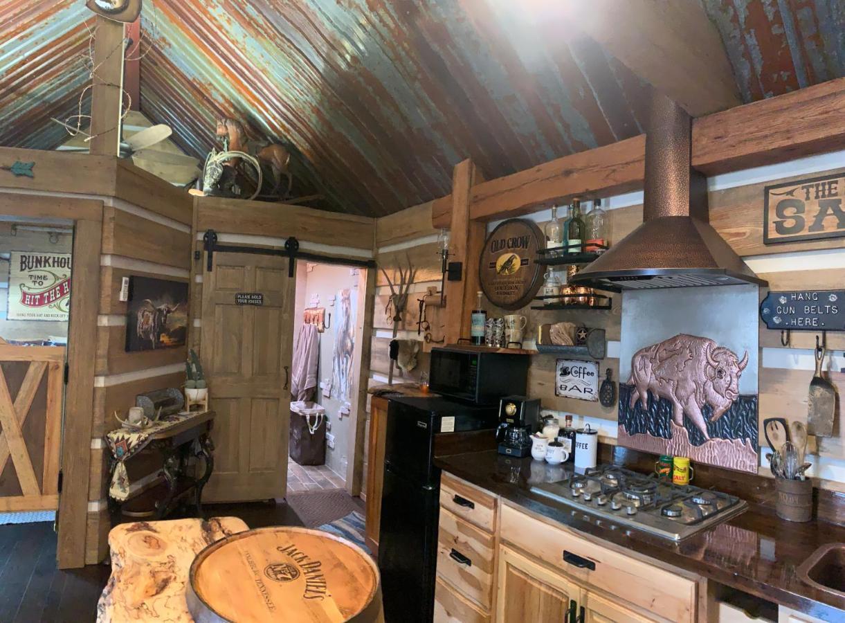 Fox Pass Cabins Bed and Breakfast Hot Springs Exterior foto