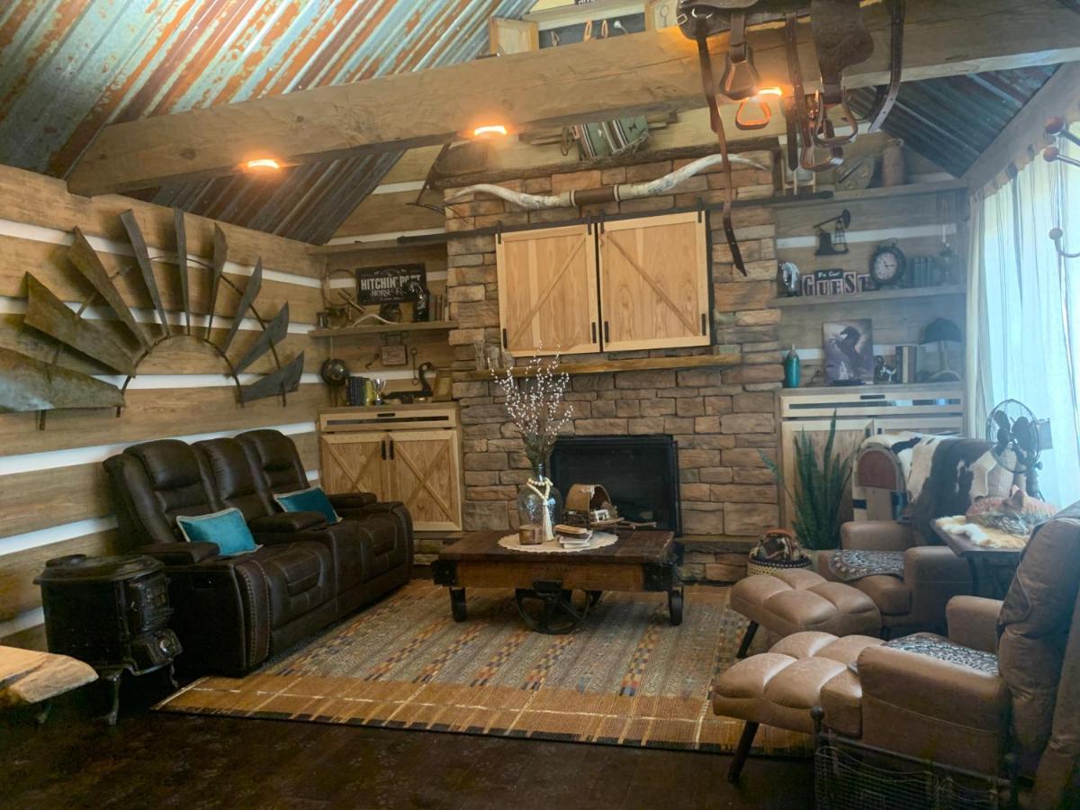 Fox Pass Cabins Bed and Breakfast Hot Springs Exterior foto