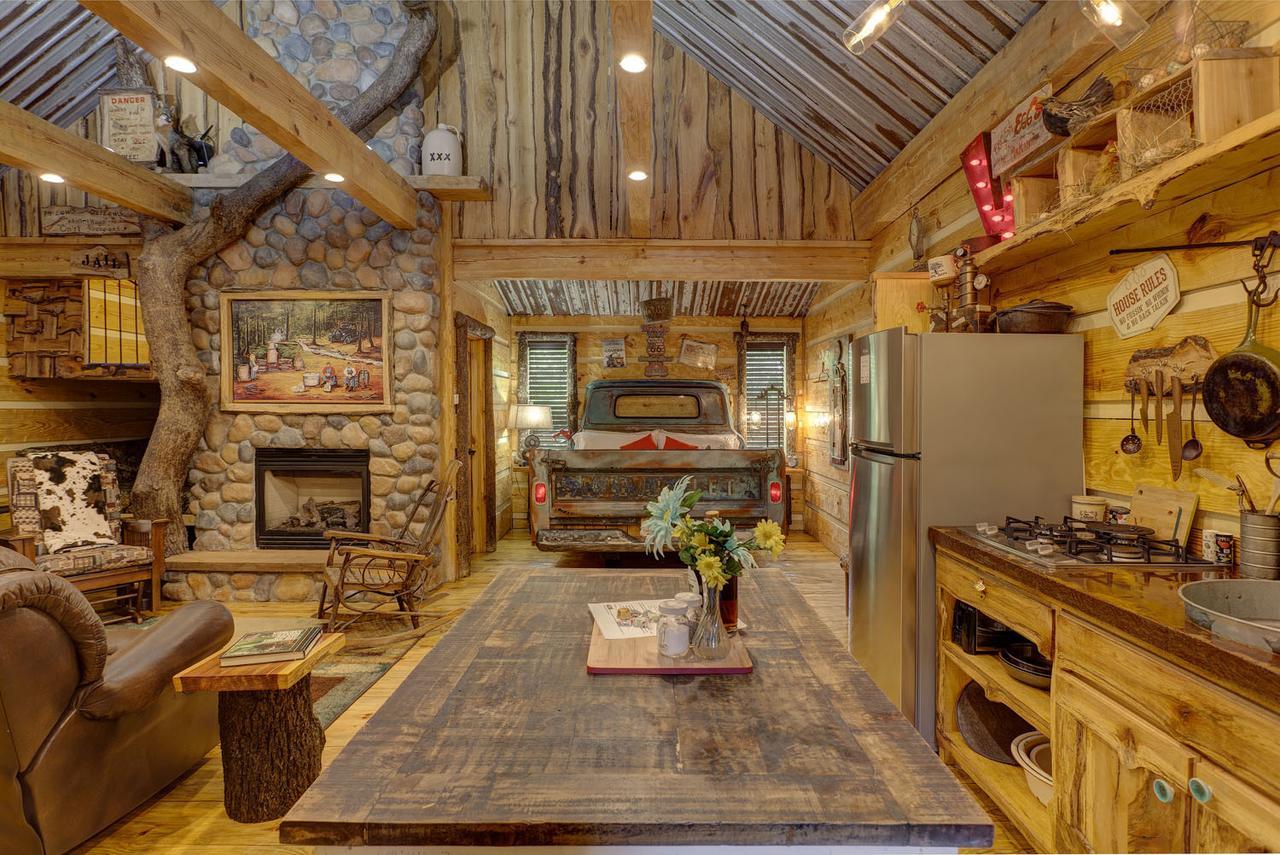 Fox Pass Cabins Bed and Breakfast Hot Springs Exterior foto