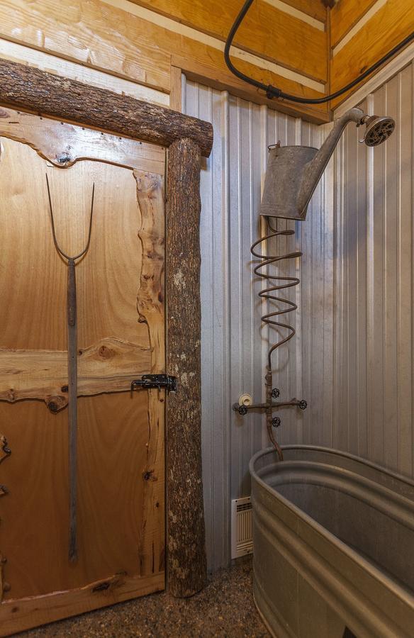 Fox Pass Cabins Bed and Breakfast Hot Springs Exterior foto