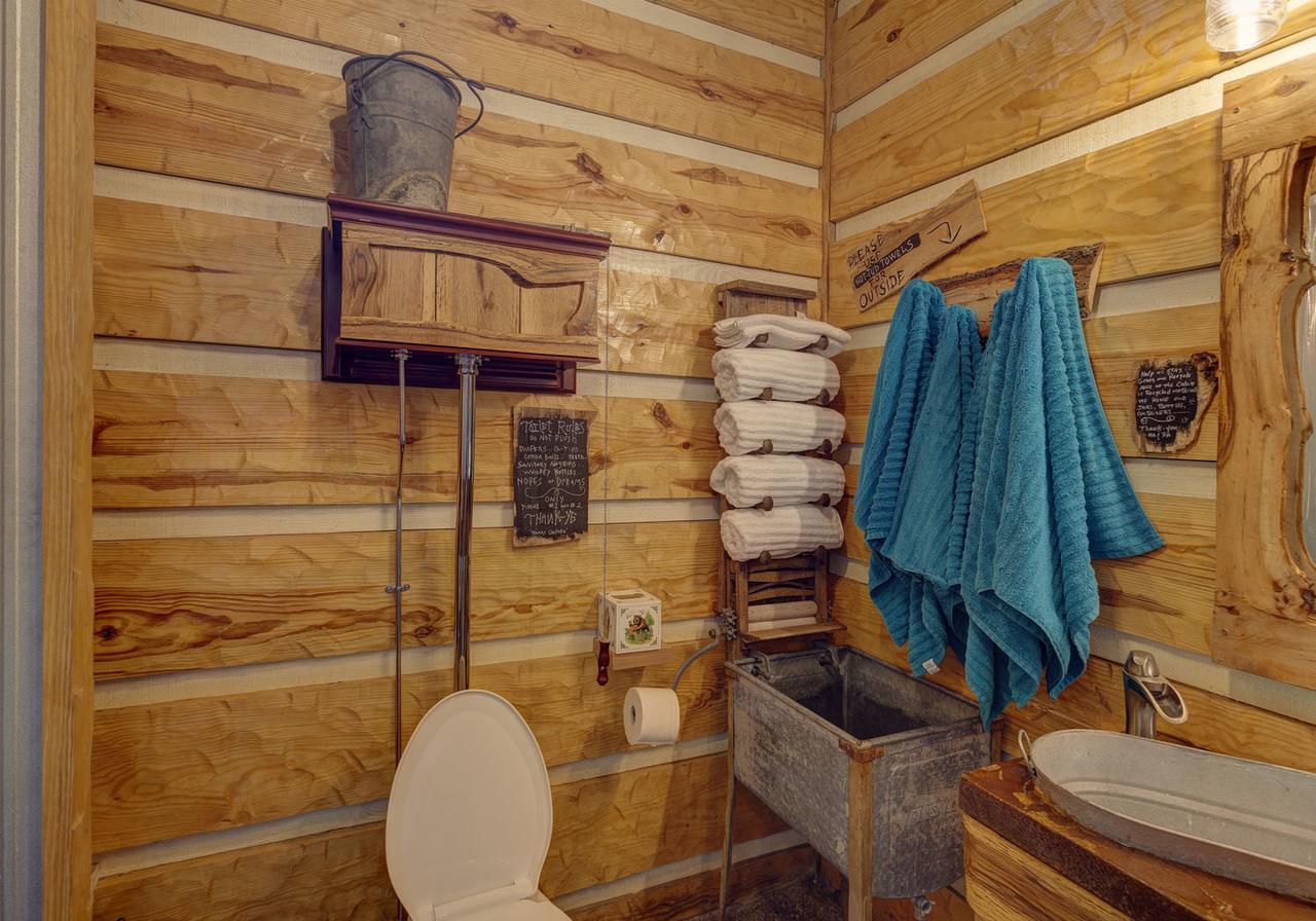 Fox Pass Cabins Bed and Breakfast Hot Springs Exterior foto
